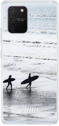 Surfing Galaxy S10 Lite